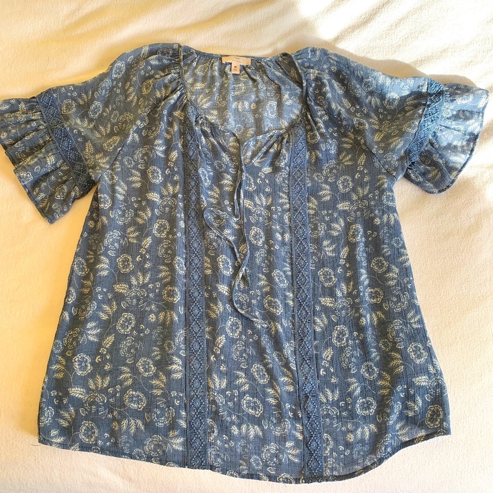 Como Vintage Blue & White Floral Lace Peasant Top Short Sleeve Size Medium
